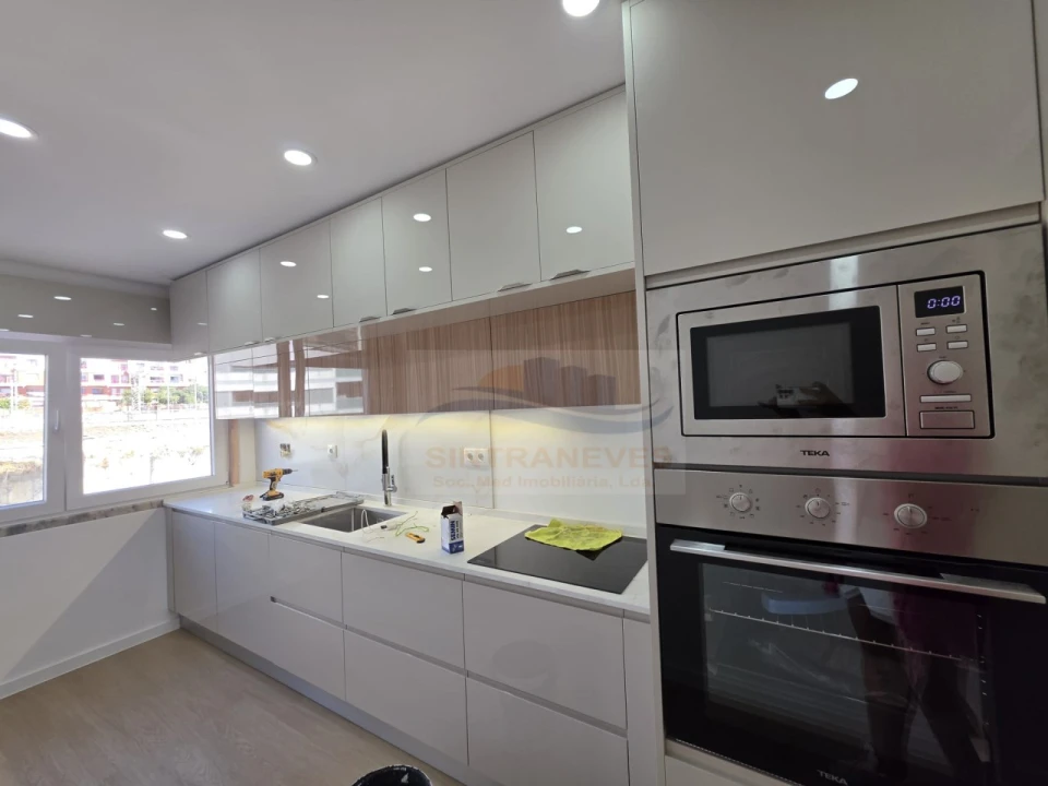 Apartamento T2 para Venda em Venteira Foto 8