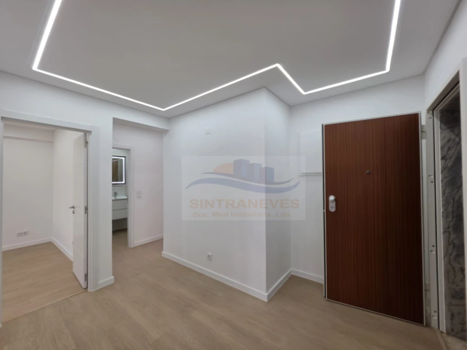 Apartamento T2 para Venda em Venteira Foto 9