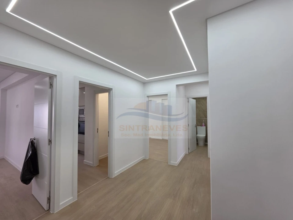 Apartamento T2 para Venda em Venteira Foto 11