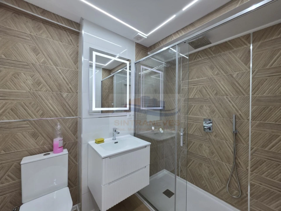 Apartamento T2 para Venda em Venteira Foto 16
