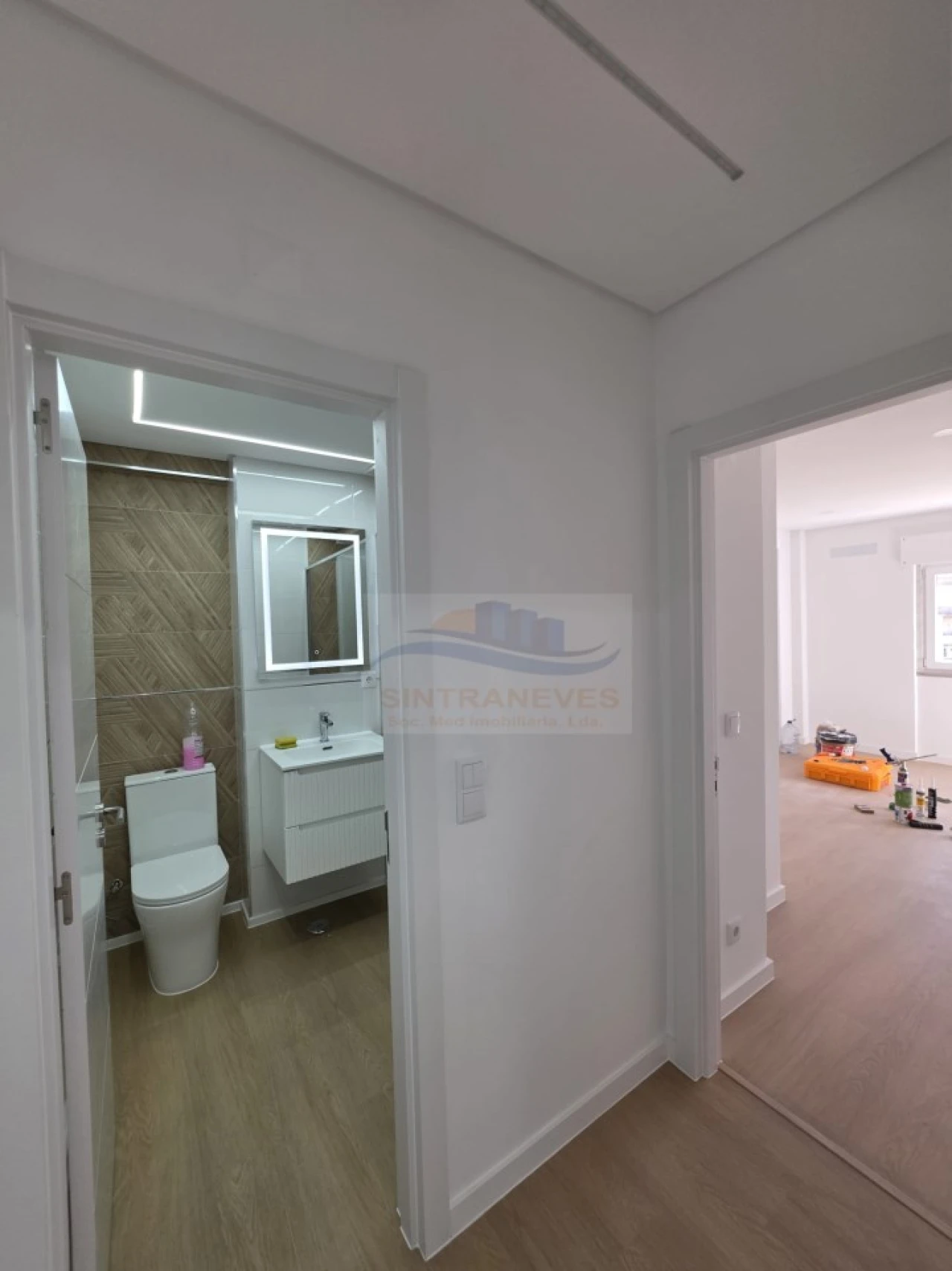 Apartamento T2 para Venda em Venteira Foto 19