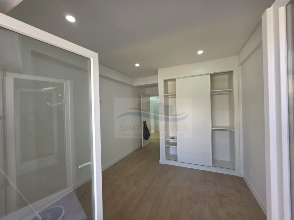 Apartamento T2 para Venda em Venteira Foto 20