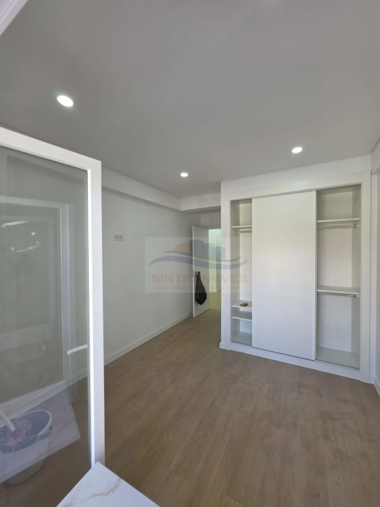 Apartamento T2 para Venda em Venteira Foto 22