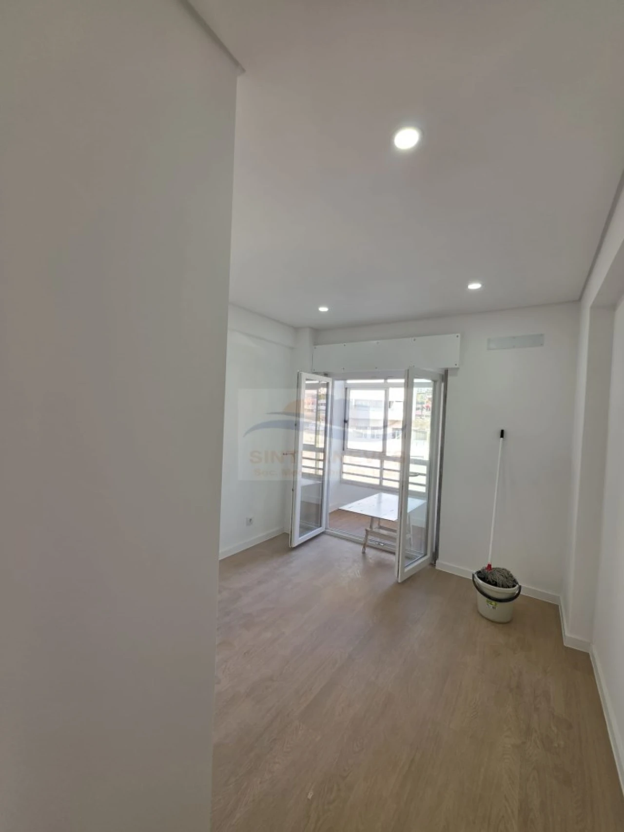 Apartamento T2 para Venda em Venteira Foto 26