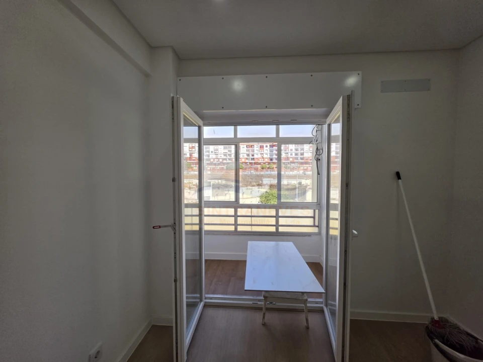 Apartamento T2 para Venda em Venteira Foto 28