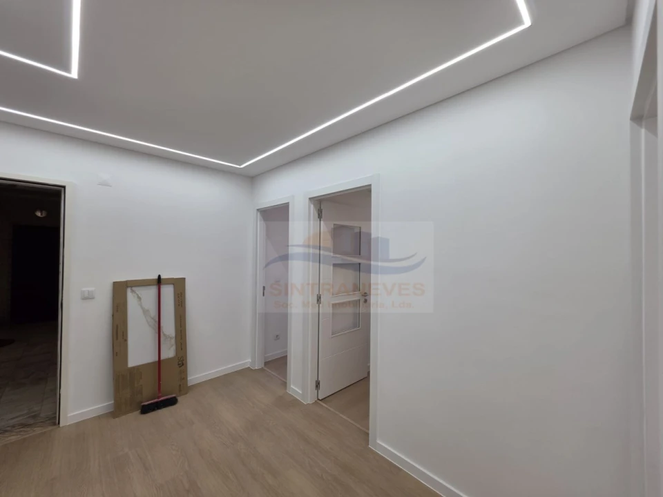 Apartamento T2 para Venda em Venteira Foto 29