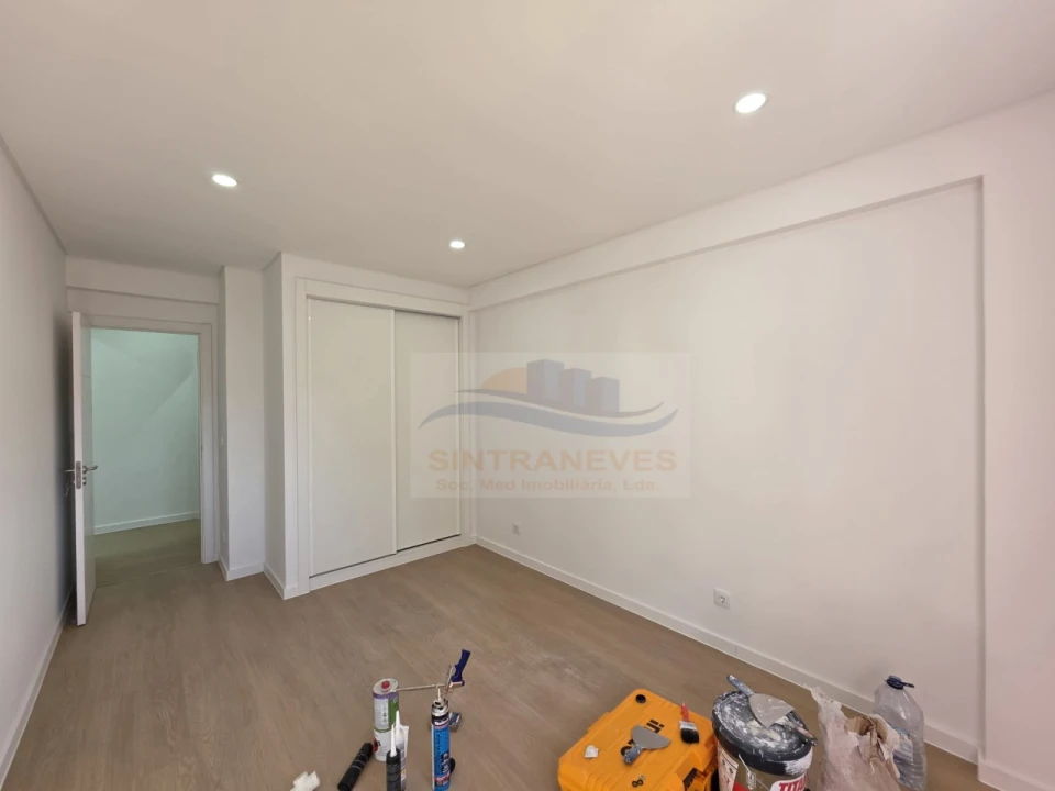 Apartamento T2 para Venda em Venteira Foto 30