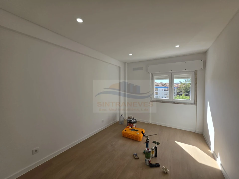 Apartamento T2 para Venda em Venteira Foto 31