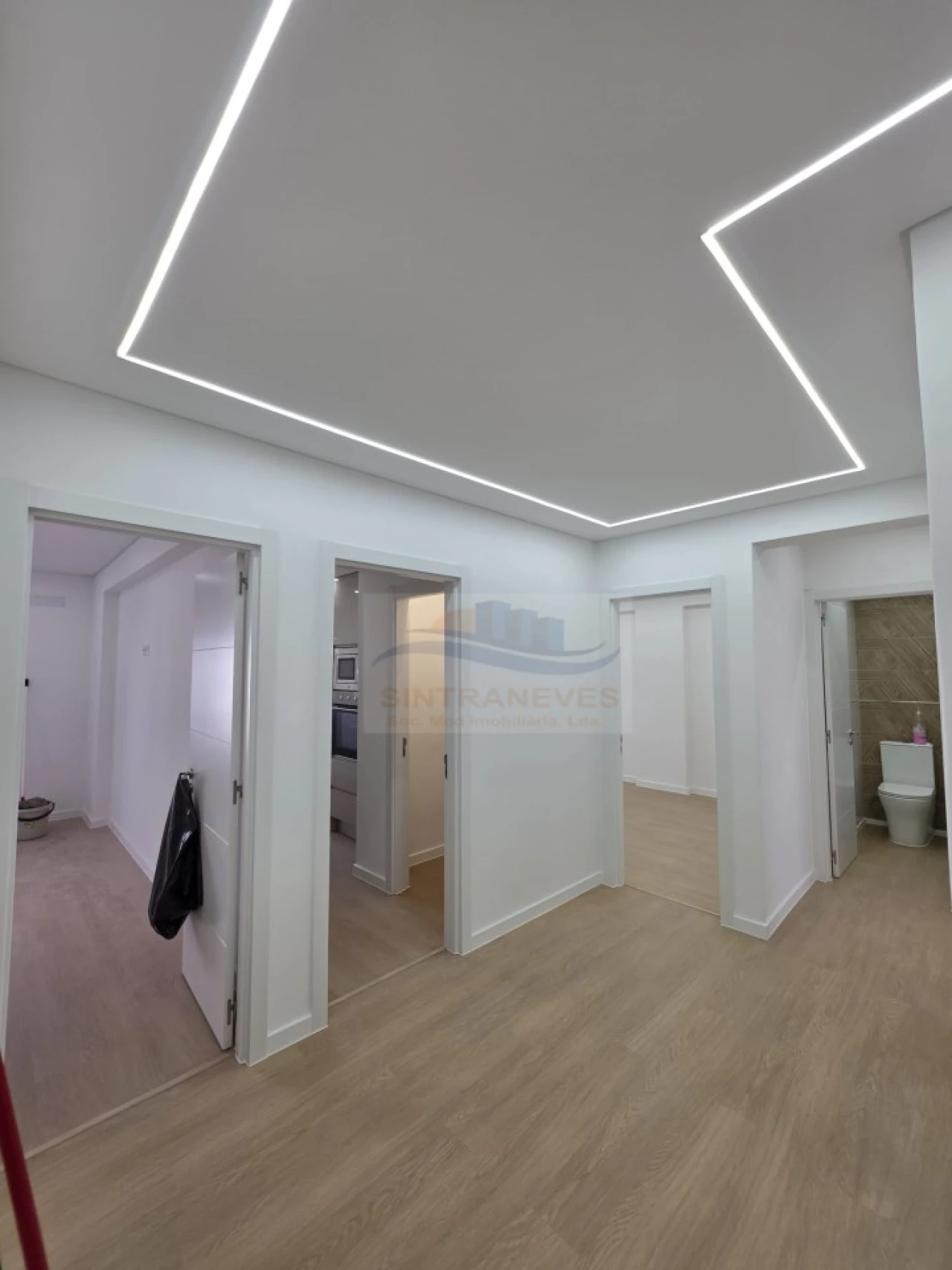 Apartamento T2 para Venda em Venteira Foto 32