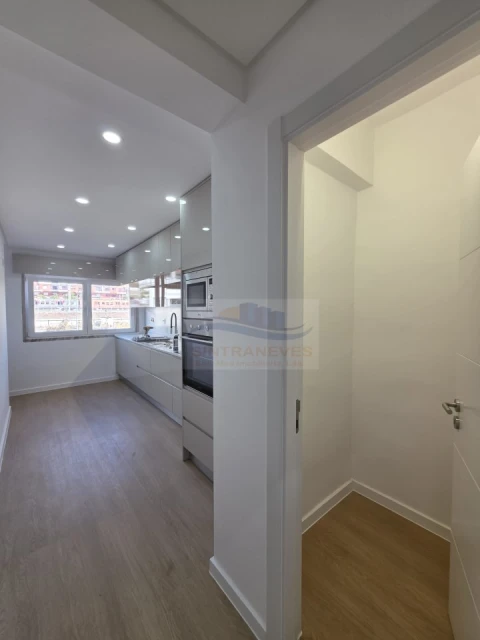 Apartamento T2 para Venda em Venteira