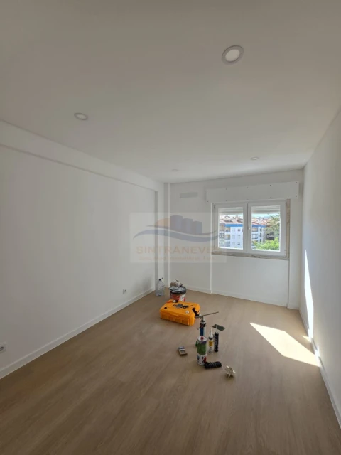 Apartamento T2 para Venda em Venteira