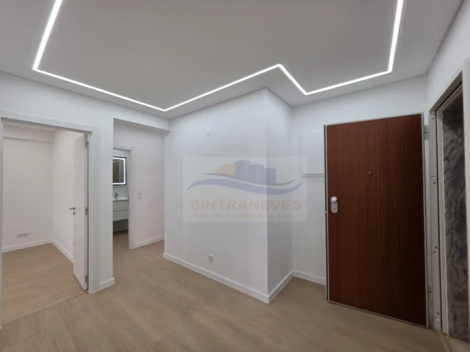 Apartamento T2 para Venda em Venteira Foto 9
