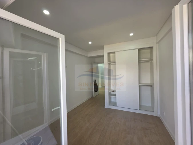 Apartamento T2 para Venda em Venteira Foto 20