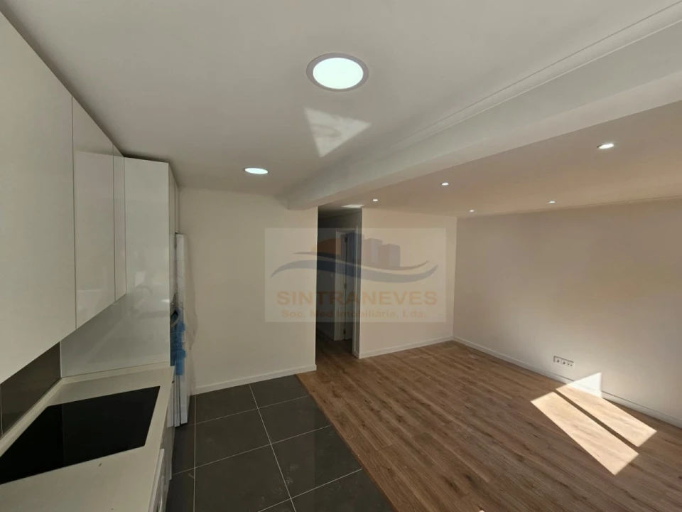 Apartamento T2 para Venda em Venteira Foto 2