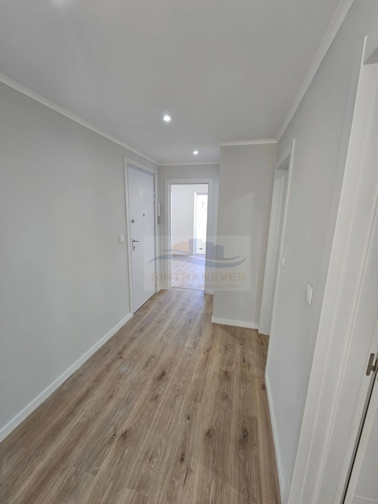 Apartamento T2 para Venda em Venteira Foto 8