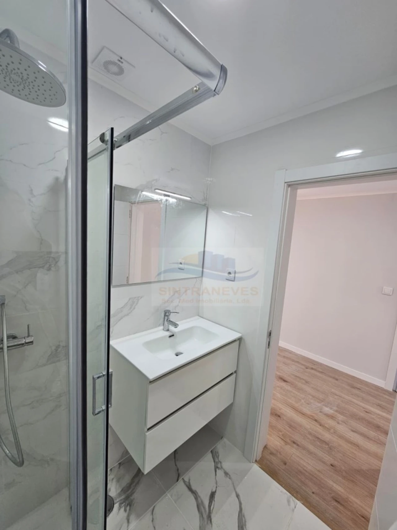 Apartamento T2 para Venda em Venteira Foto 10