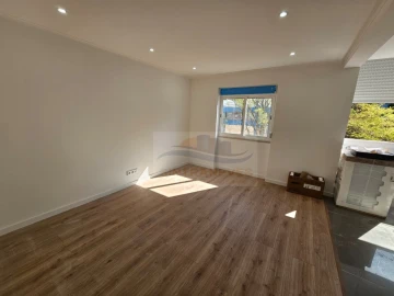 Apartamento T2 para Venda em Venteira