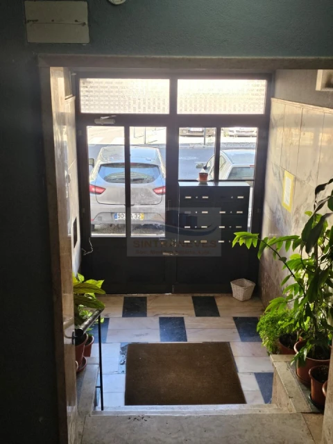 Apartamento T2 para Venda em Venteira