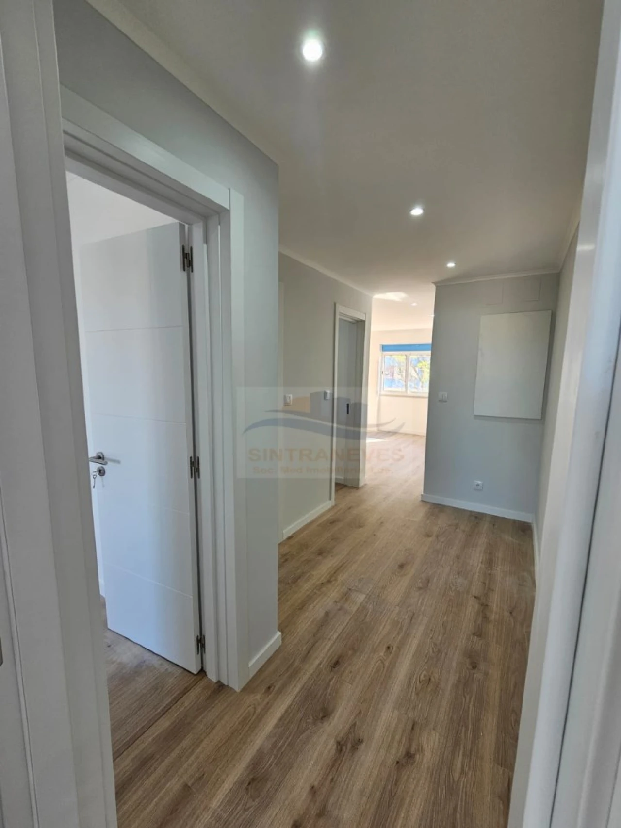 Apartamento T2 para Venda em Venteira Foto 6