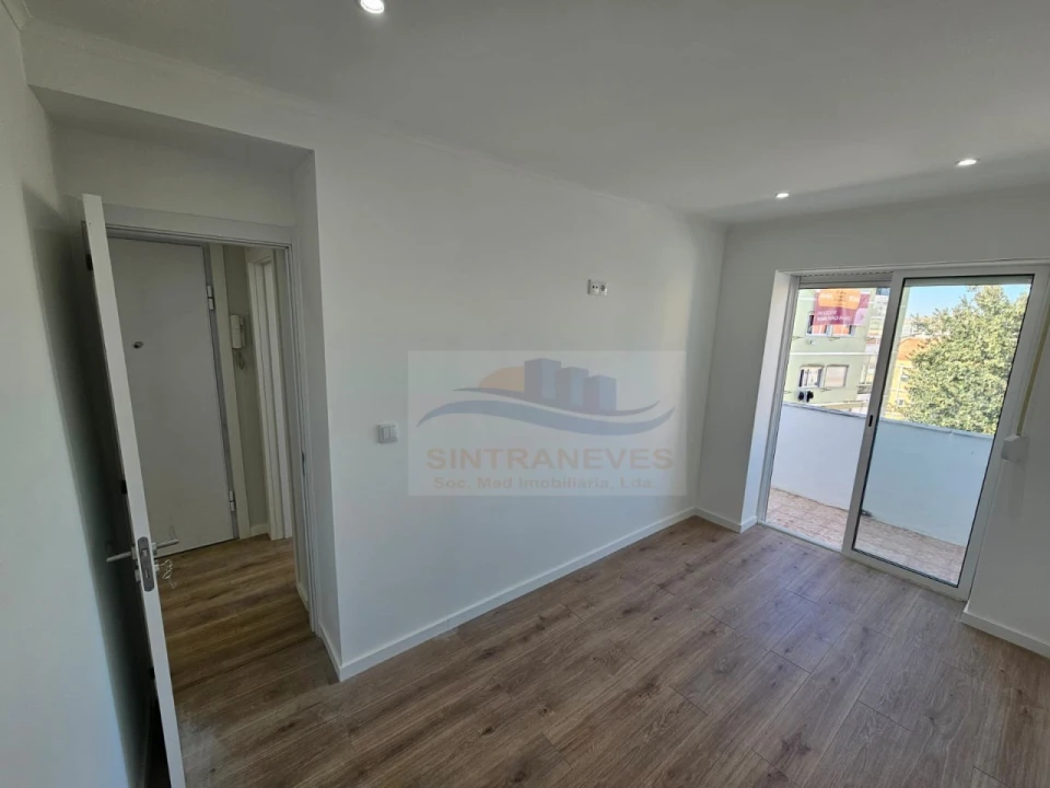 Apartamento T2 para Venda em Venteira Foto 15