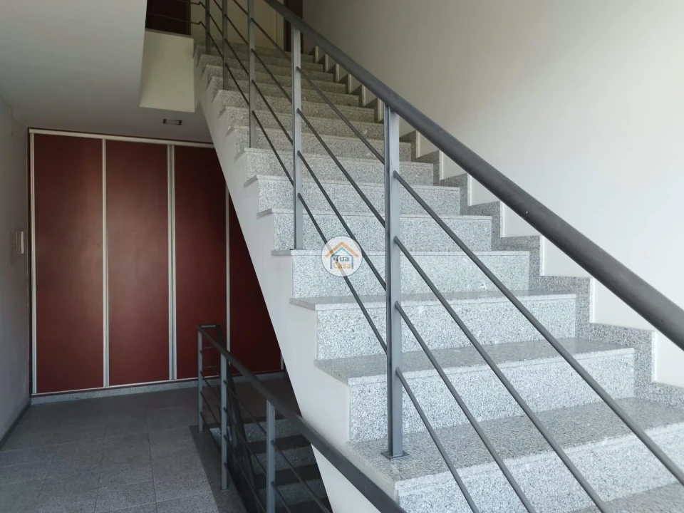Apartamento T2 para Arrendamento em Silveiros e Rio Covo (Santa Eulália) Foto 2