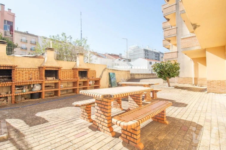 Apartamento T2 para Venda em Cadaval e Pêro Moniz Foto 25