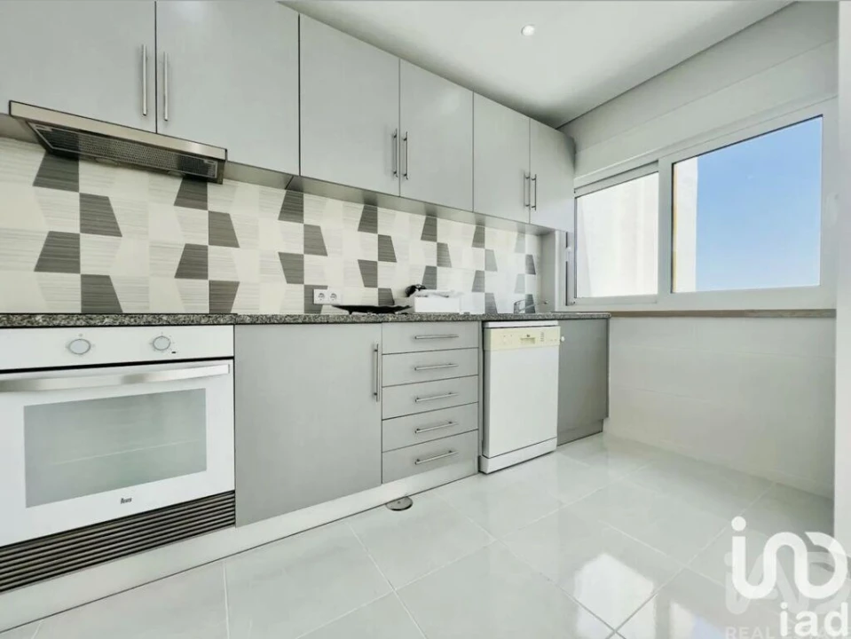 Apartamento T2 para Venda em Quarteira Foto 6