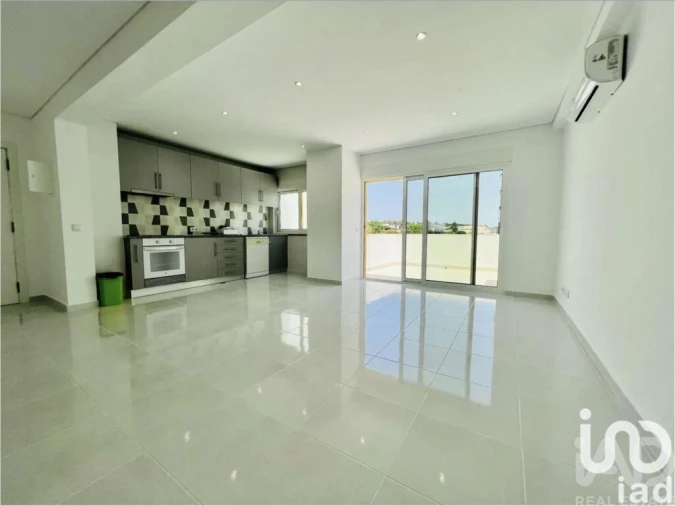 Apartamento T2 para Venda em Quarteira Foto 2
