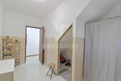 Moradia T4 para Venda em Angra (Nossa Senhora da Conceição)