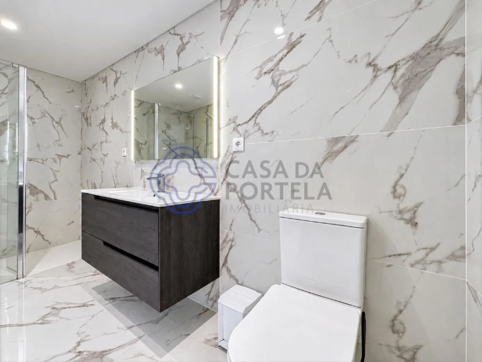 Moradia T2 para Venda em Golães Foto 5