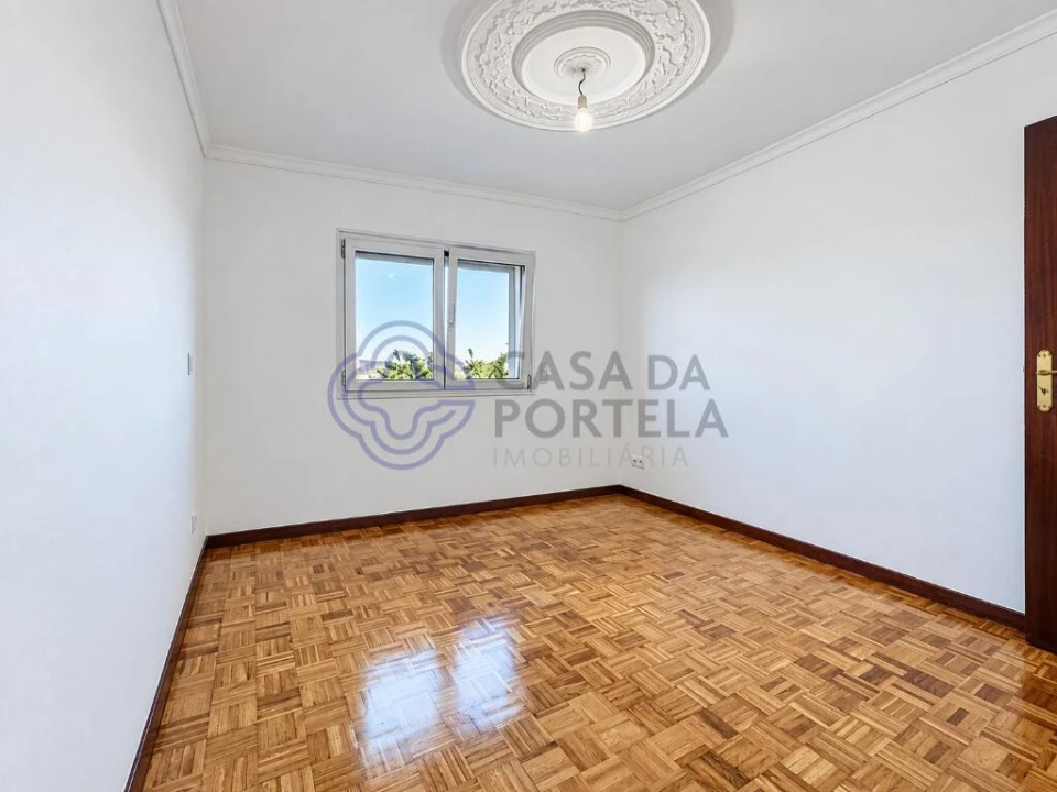 Moradia T2 para Venda em Golães Foto 11