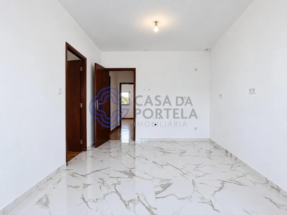 Moradia T2 para Venda em Golães Foto 17
