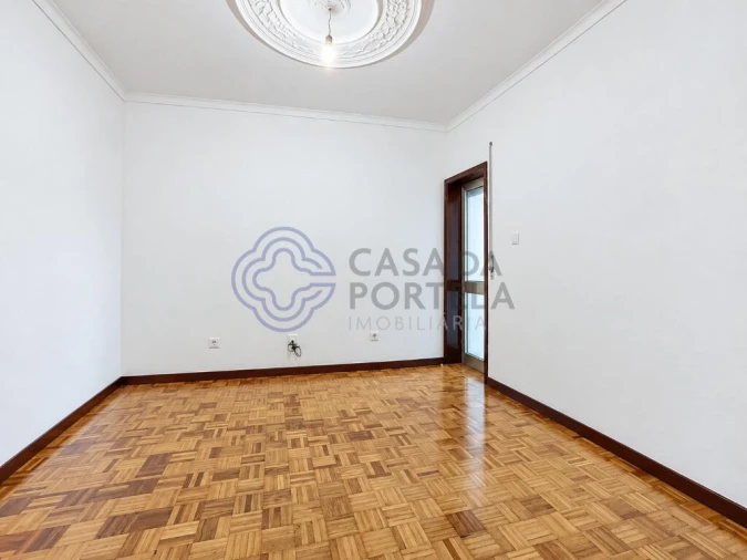 Moradia T2 para Venda em Golães Foto 6