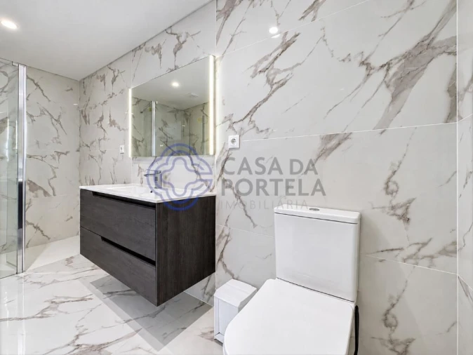 Moradia T2 para Venda em Golães Foto 5