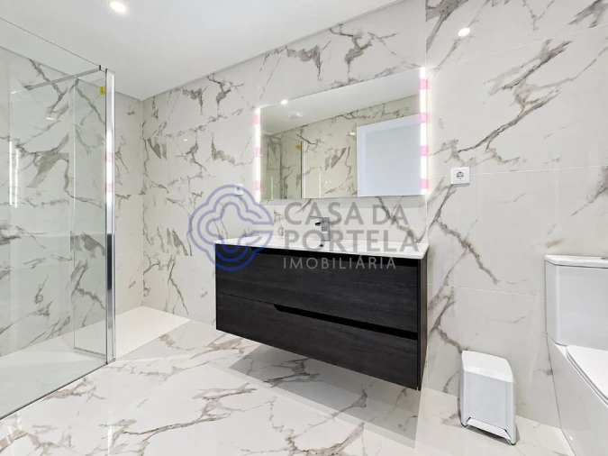 Moradia T2 para Venda em Golães Foto 4