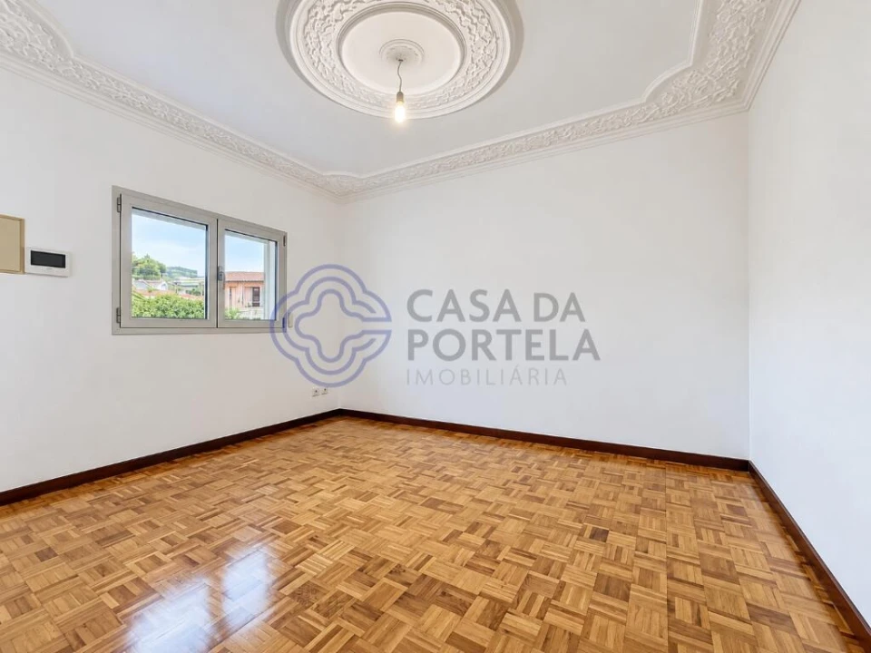 Moradia T2 para Venda em Golães Foto 10