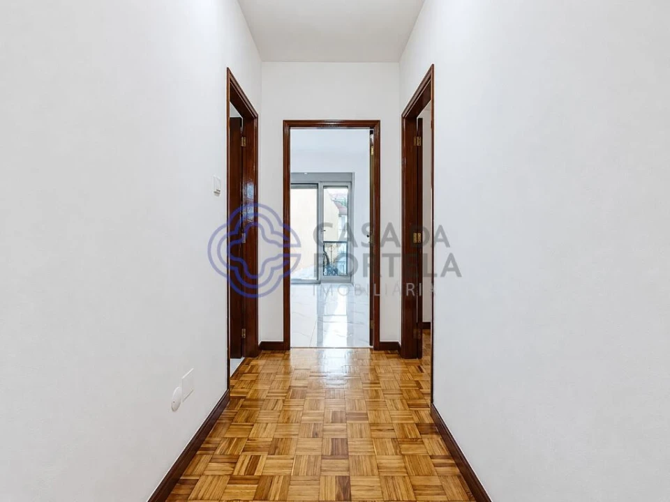 Moradia T2 para Venda em Golães Foto 12