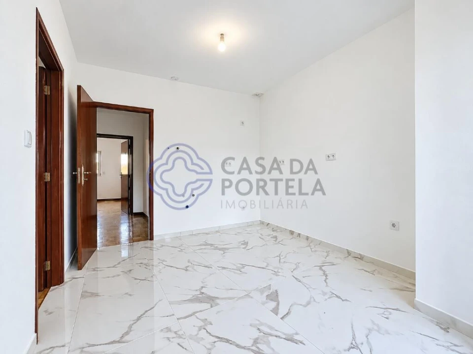 Moradia T2 para Venda em Golães Foto 19