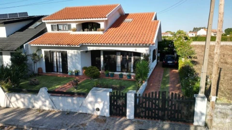 Moradia T3 para Venda em Santa Joana
