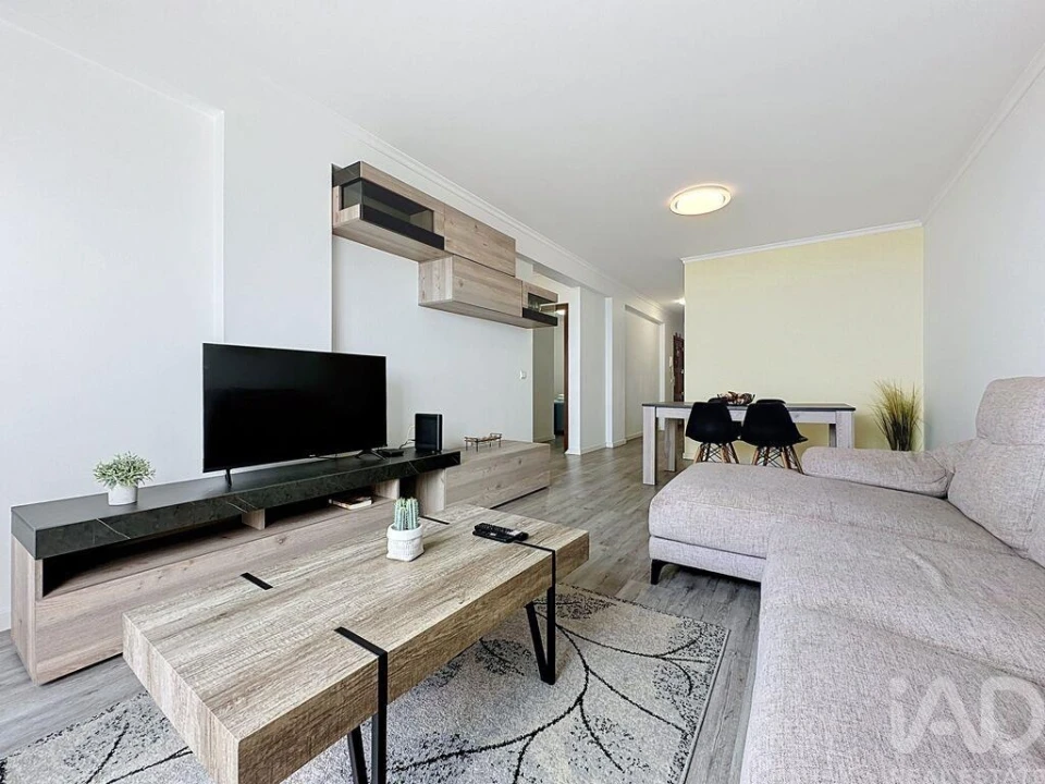Apartamento T2 para Venda em Caniço Foto 4