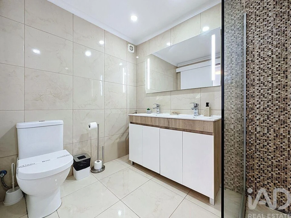 Apartamento T2 para Venda em Caniço Foto 16