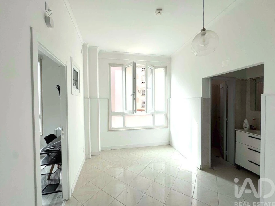 Apartamento T2 para Venda em Rio de Mouro Foto 5