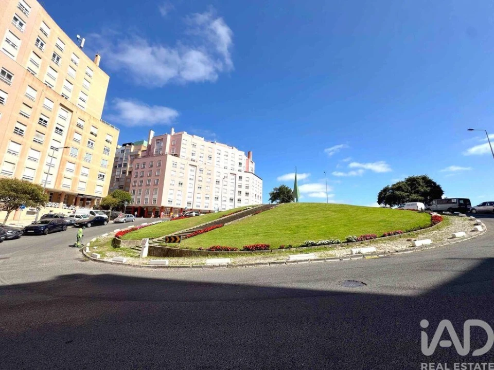 Apartamento T2 para Venda em Rio de Mouro Foto 33
