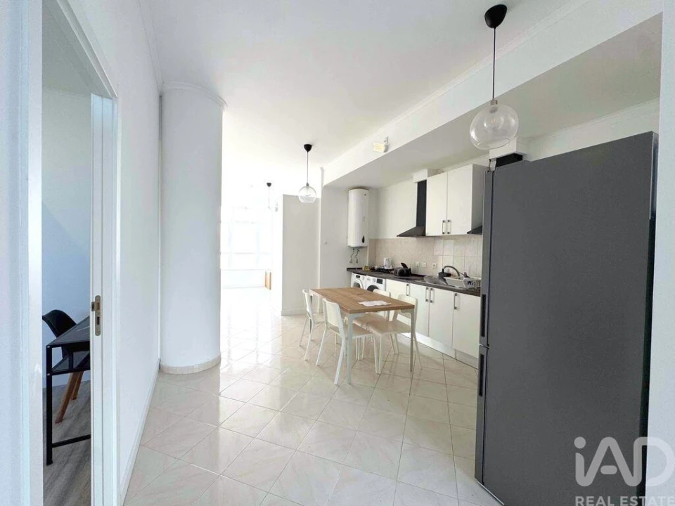 Apartamento T2 para Venda em Rio de Mouro Foto 11