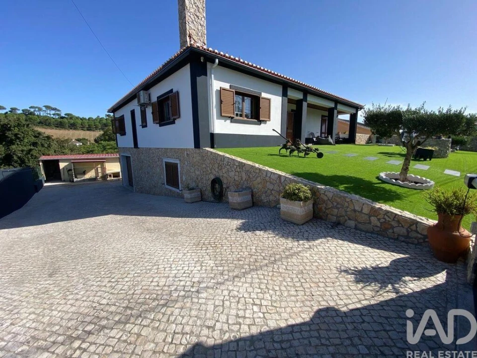 Moradia para Venda em Dois Portos e Runa Foto 2