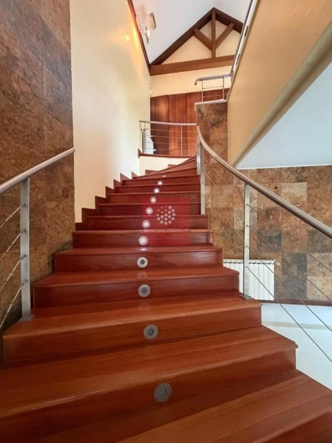 Moradia T6 para Venda em Queluz e Belas