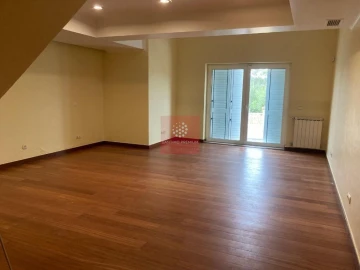 Moradia T6 para Venda em Queluz e Belas