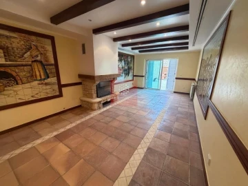 Moradia T6 para Venda em Queluz e Belas
