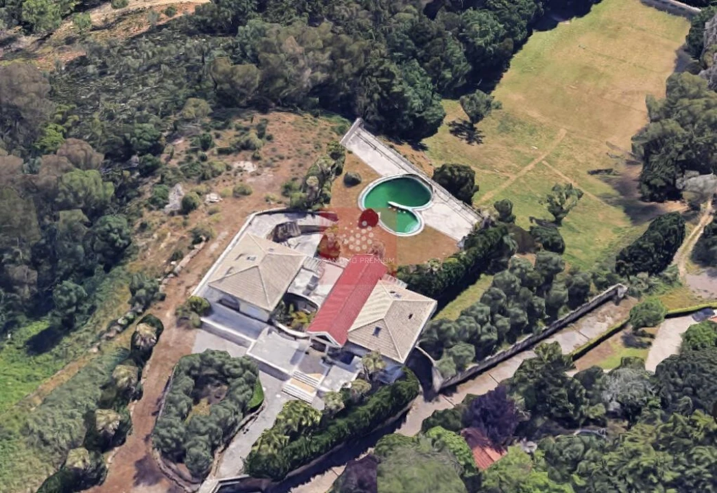 Moradia T6 para Venda em Queluz e Belas Foto 1