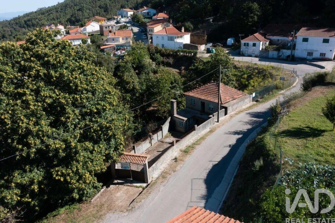 Moradia T4 para Venda em Vila Nova Foto 8